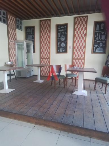 Κτίριο επαγγελματικών χώρων 450 τ.μ.